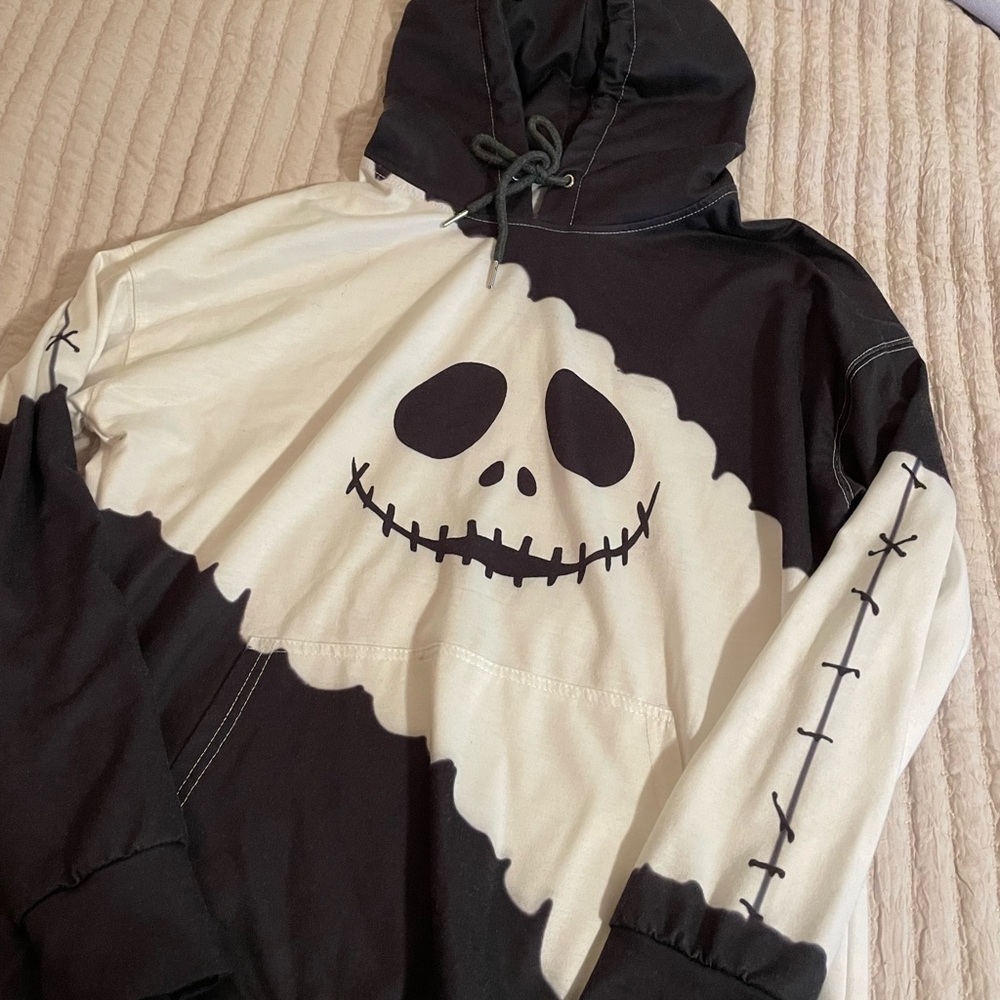 Halloween Skull Two-Tone Hoodie - Black & Cream